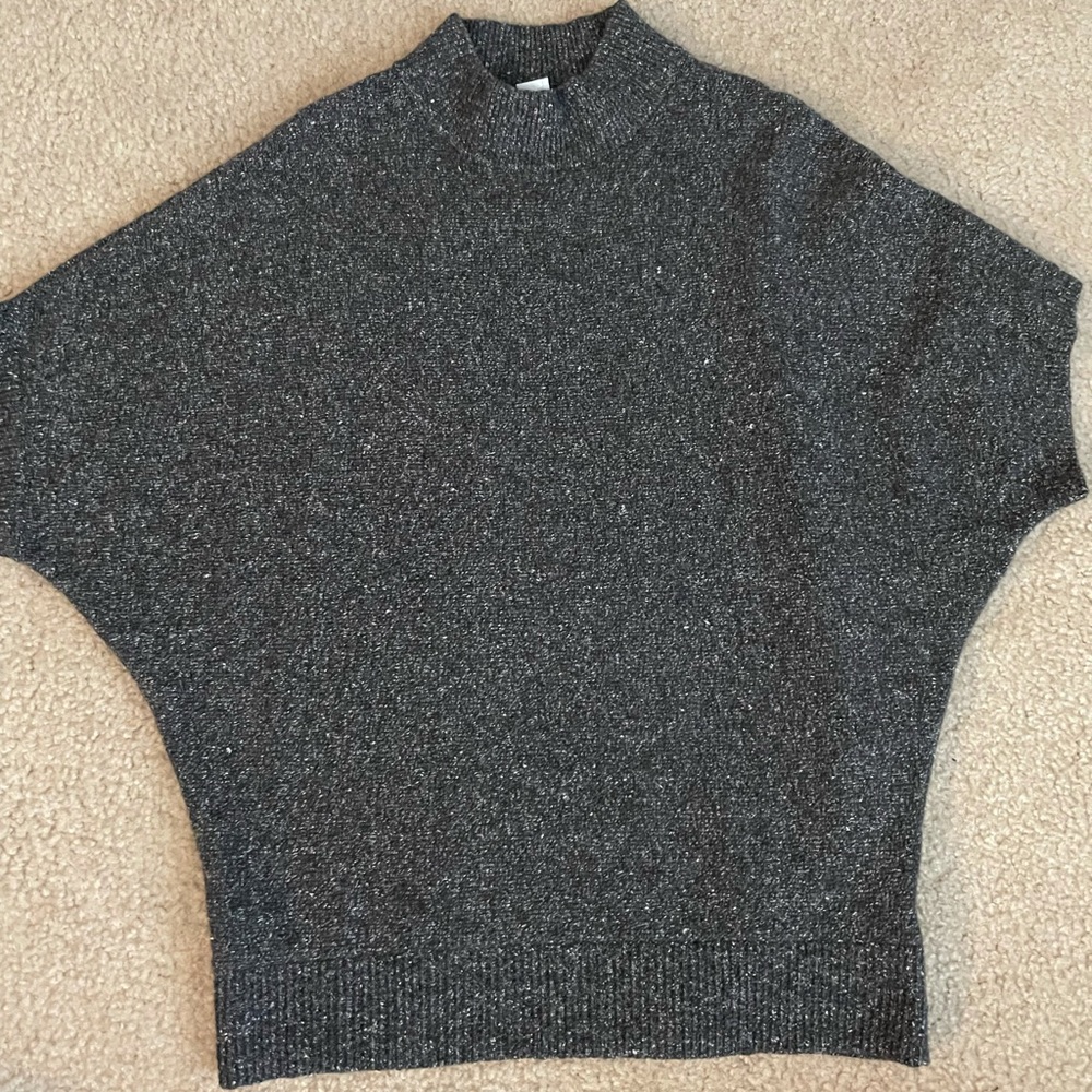 GAP Heathered Gray Short Sleeve Turtleneck